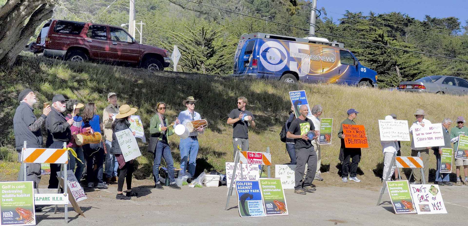 개구리를 위한 북소리, 샌프란시스코 캘리포니아 시위