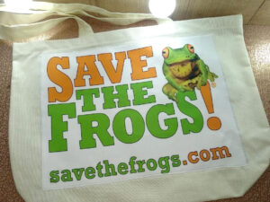 canvas tote bag frogs