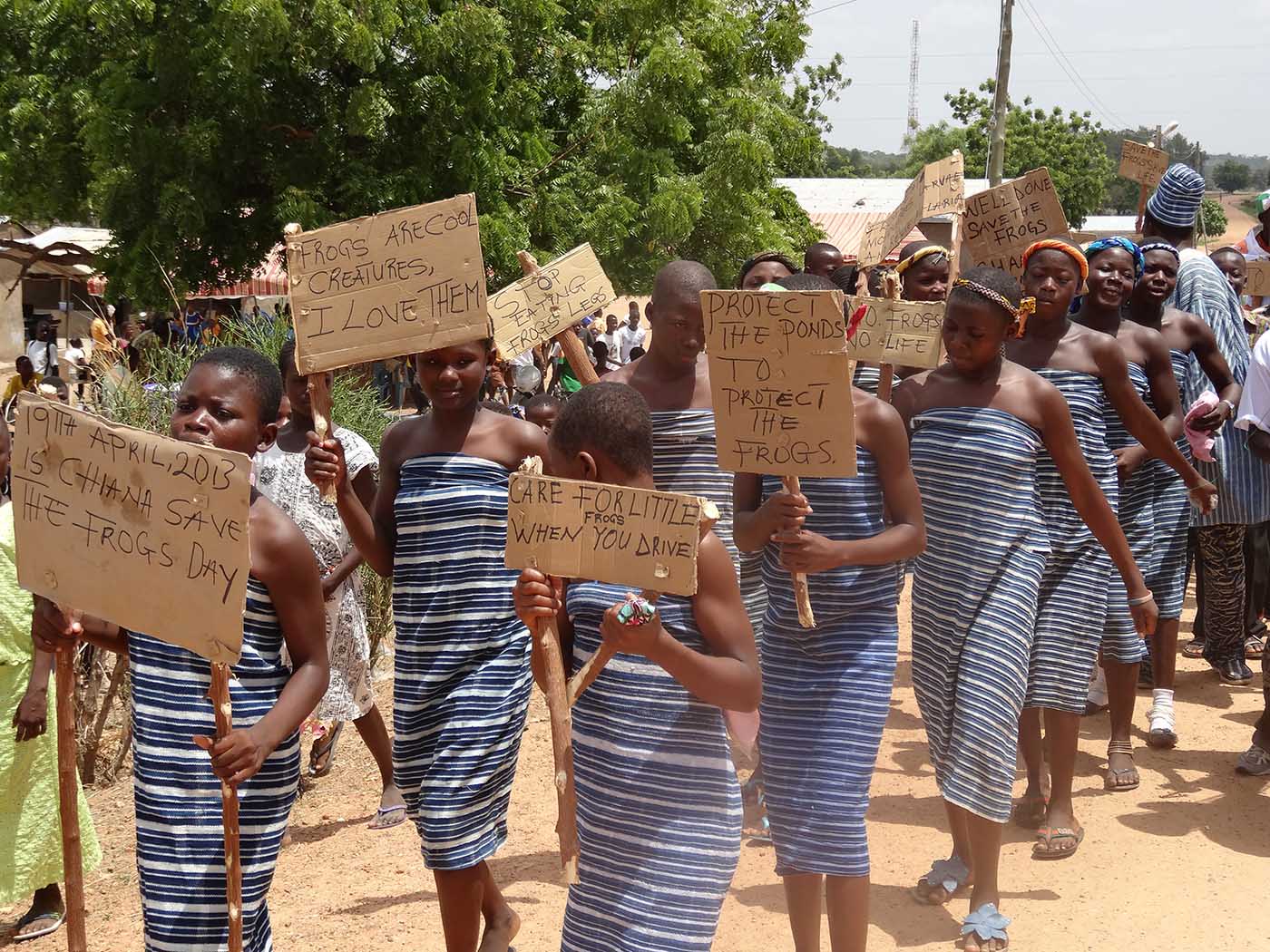 Ghana-Chiana-Protest-2013-04-19-Women-Stripes-Save-The-Frogs-Day