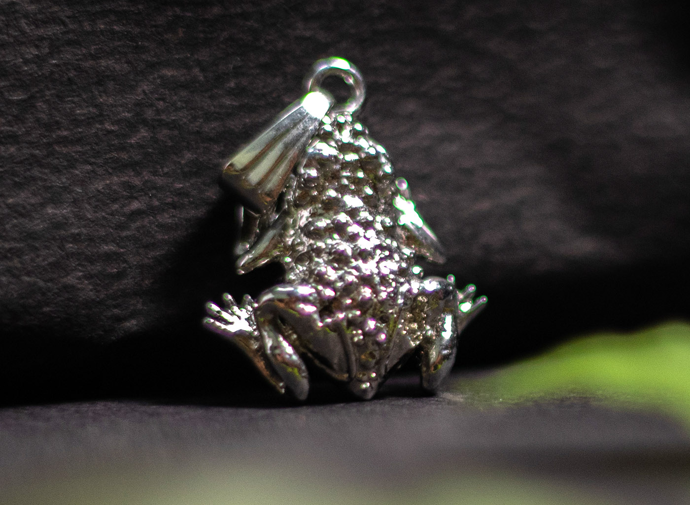 Frog Pendant - Perhiasan India Rugose