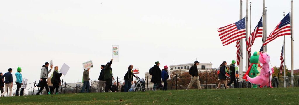 Pawai Sejuta Katak Washington DC 2025 11 15 CanonT6S 1400 30