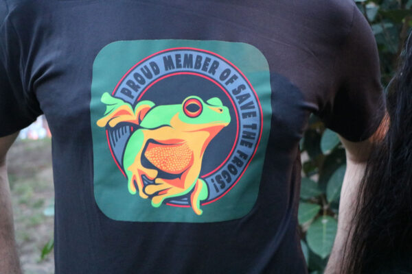 Orgulloso miembro de Save The Frogs Camisetas 11 1