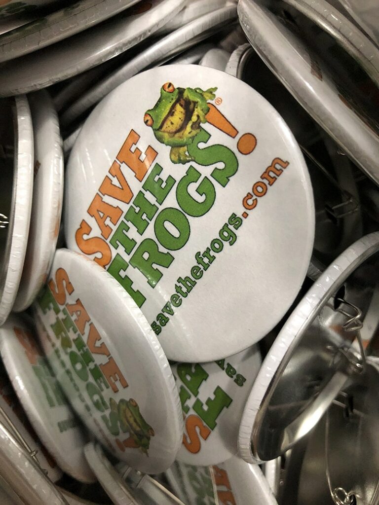 Save The Frogs Pins Botones 3 800 1