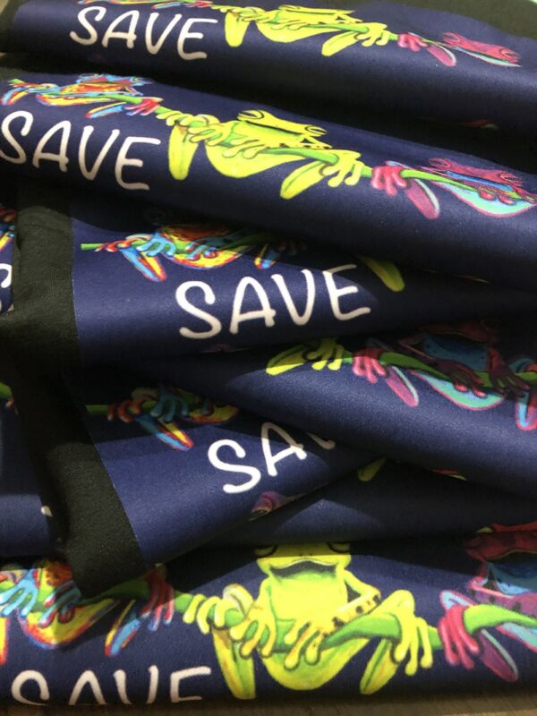 Camisa Save The Frogs Sapos coloridos em videiras 1 800 1
