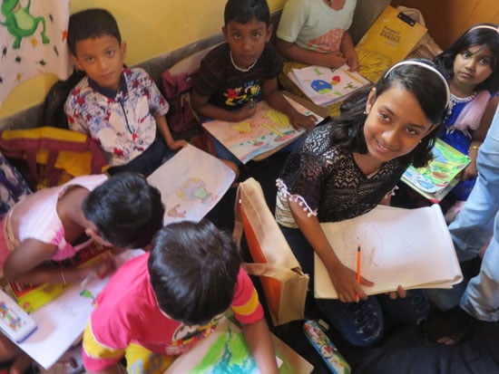 kolkata rahara nibedita 2018 niños pintando 1